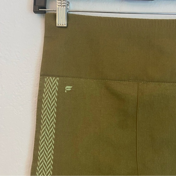 Fabletics Green Performance Leggings - Picture 4 of 7